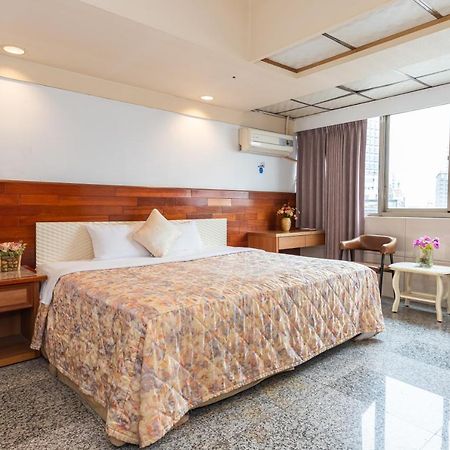 Yi Pin Business Hotel Taoyuan Exterior foto